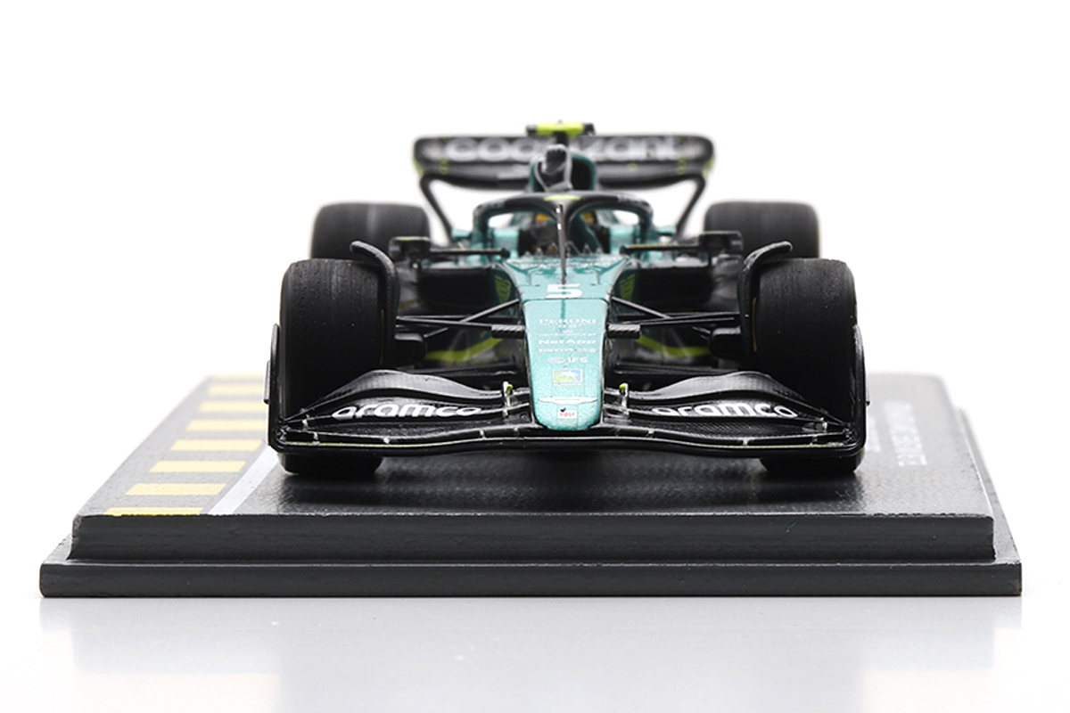 Sebastian Vettel F1 Japanese GP 2023 BUZZIN' CORNER Aston Martin AMR22 F1 Austrian GP Spec 1:43